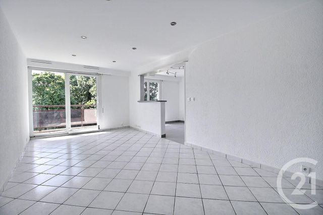 Afficher la photo en grand Appartement F4 à vendre - 4 pièces - 84.16 m2 - DOUVAINE - 74 - RHONE-ALPES - Century 21 Agence Du Lac