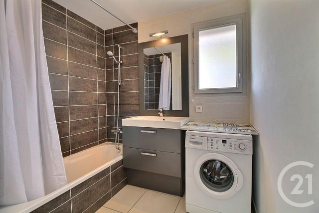 Afficher la photo en grand Appartement F4 à vendre - 4 pièces - 90.63 m2 - CHENS SUR LEMAN - 74 - RHONE-ALPES - Century 21 Agence Du Lac