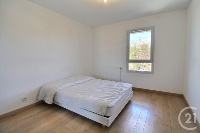 Afficher la photo en grand Appartement F4 à vendre - 4 pièces - 90.63 m2 - CHENS SUR LEMAN - 74 - RHONE-ALPES - Century 21 Agence Du Lac