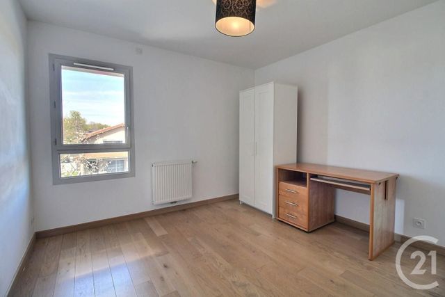 Afficher la photo en grand Appartement F4 à vendre - 4 pièces - 90.63 m2 - CHENS SUR LEMAN - 74 - RHONE-ALPES - Century 21 Agence Du Lac