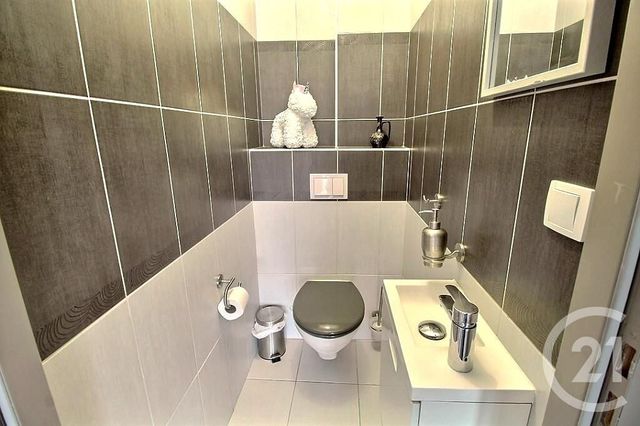 Appartement T3 à vendre - 3 pièces - 65.35 m2 - DOUVAINE - 74 - RHONE-ALPES - Century 21 Agence Du Lac