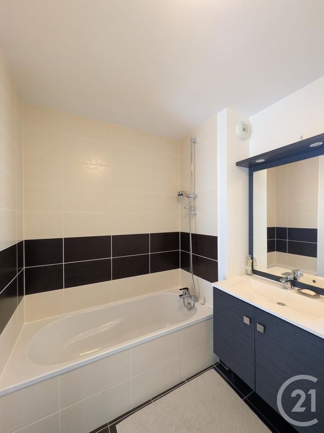 Appartement T3 à vendre - 3 pièces - 71.39 m2 - VEIGY FONCENEX - 74 - RHONE-ALPES - Century 21 Agence Du Lac