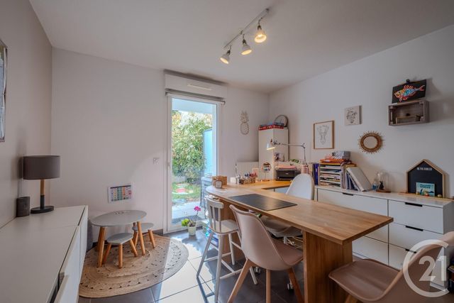 Appartement Local à vendre SCIEZ