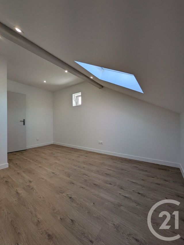 Appartement T5 à vendre - 5 pièces - 77.43 m2 - SCIEZ - 74 - RHONE-ALPES - Century 21 Agence Du Lac