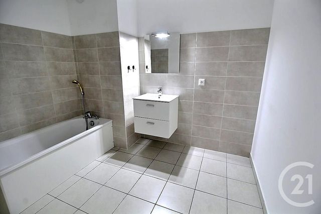 Appartement T1 à vendre - 3 pièces - 69.59 m2 - NEUVECELLE - 74 - RHONE-ALPES - Century 21 Agence Du Lac